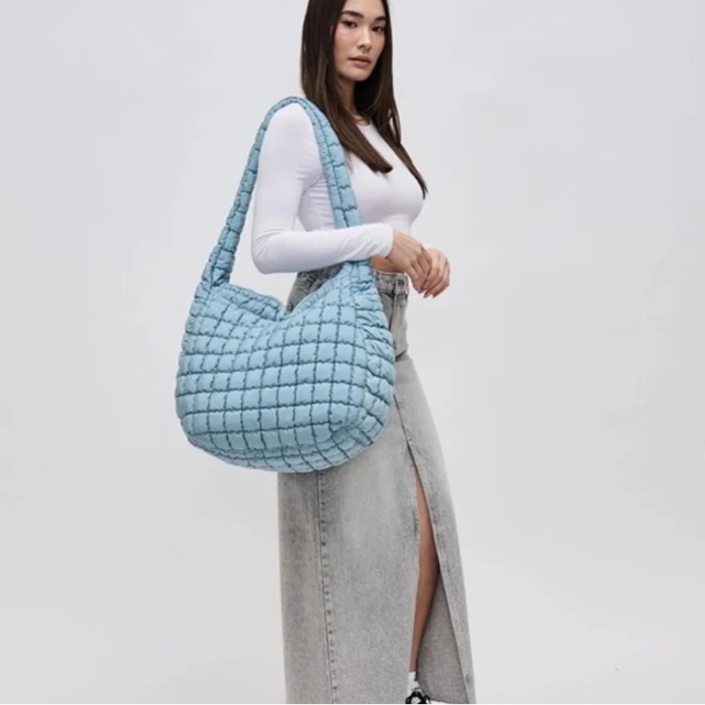 Urban Expressions Puffer Carryall - Picture 3 of 10